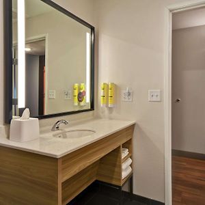 Queen Room Mobility accessible